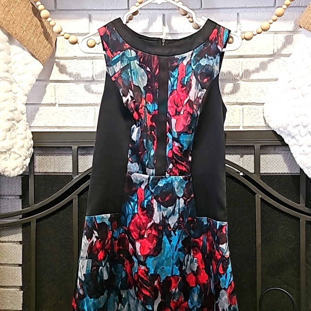 Size Small Kensie Watercolor Floral Print Dress